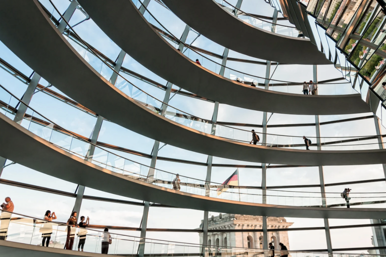 Pm-bild-bundestag 8-7-26